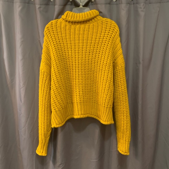 NWOT chunky knit H&M sweater size L yellow mustard marigold color - Picture 2 of 6